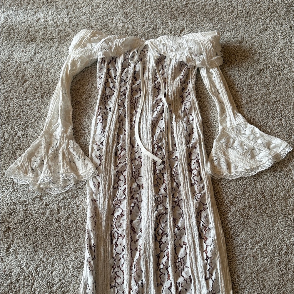 Althea Elise Clarisse Lace Maxi Dress - Picture 10 of 10